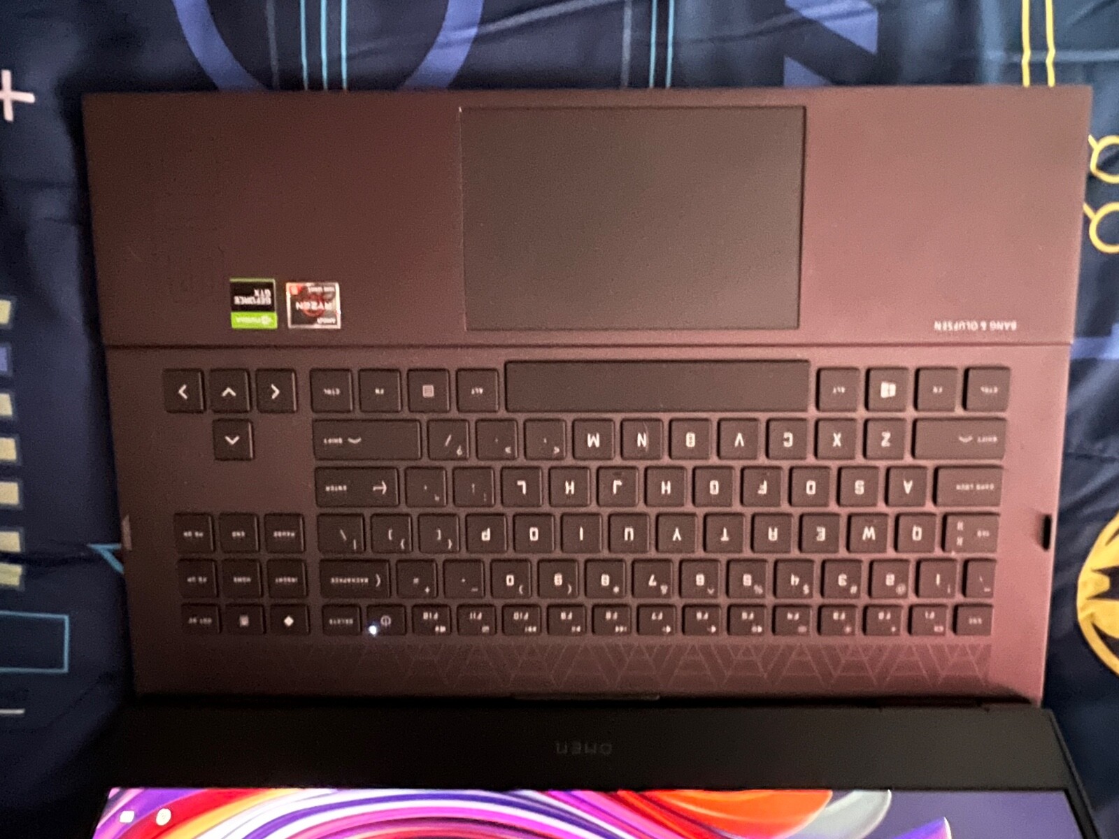 OMEN by HP Laptop 16z-c000 AMD Ryzen 5 5600H with Radeon 3301 Mhz, 6 Core(s),