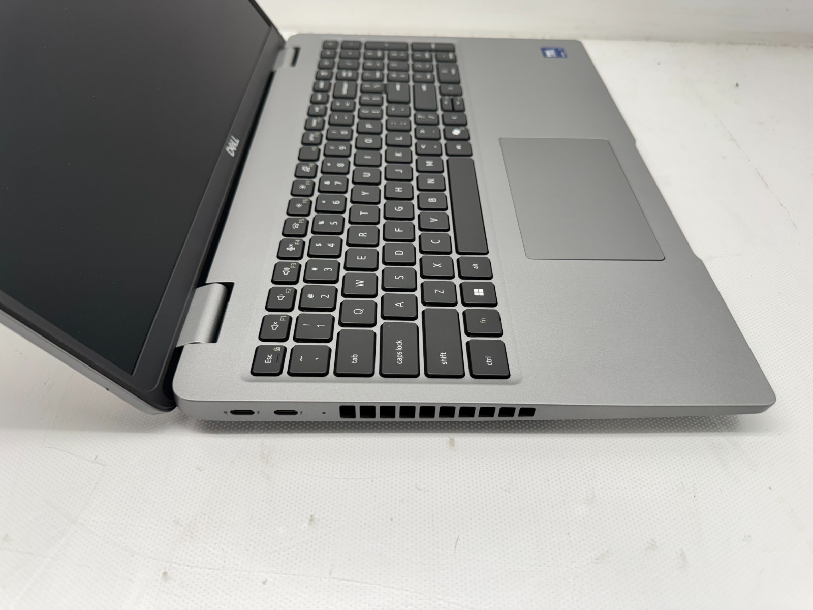 Dell Latitude 5550 Ultra 7 155U @1.70GHz 16GB RAM 256GB SSD – Missing Battery