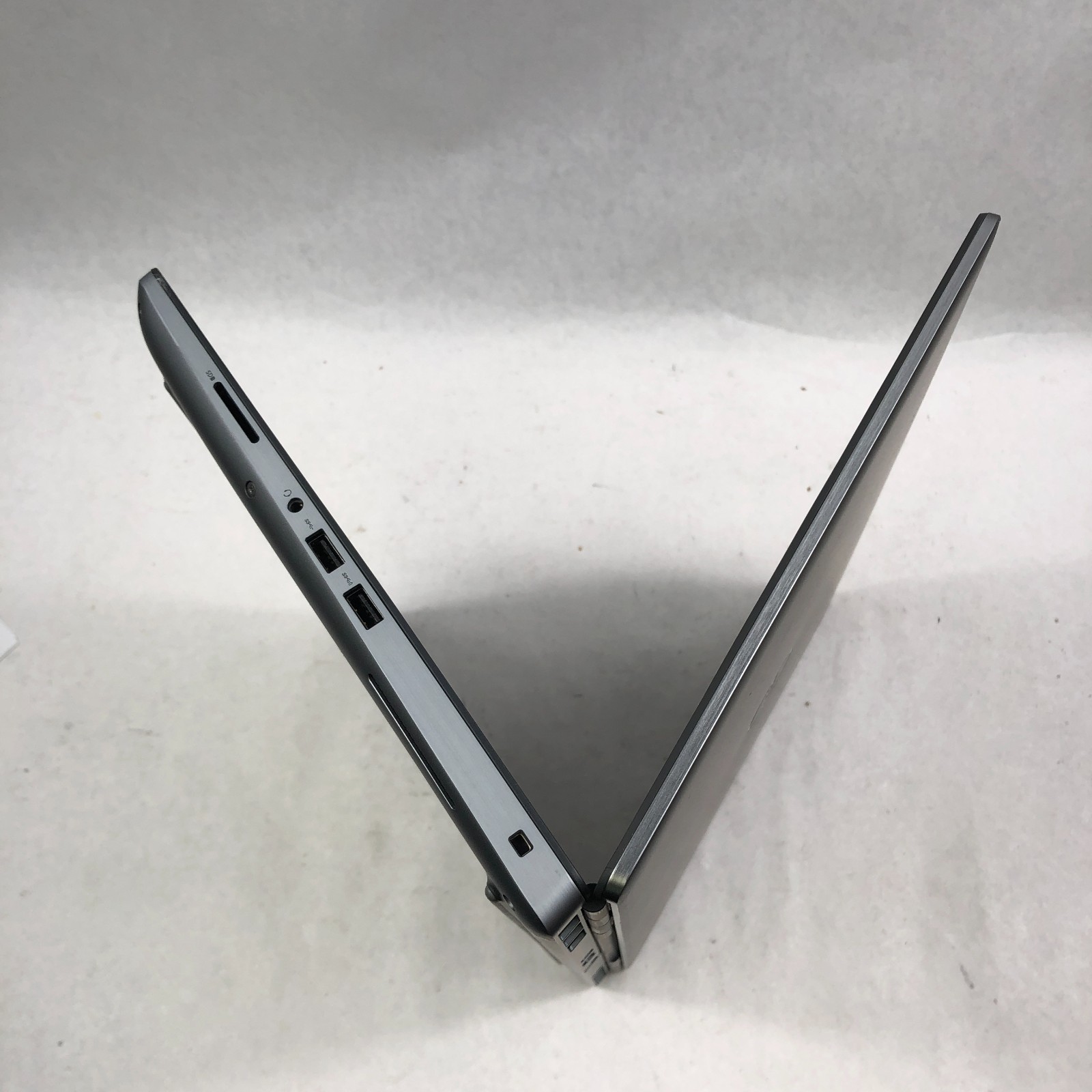 DELL PRECISION 7560 FHD Core i7-11850H 32GB RAM 512GB SSD RTX A3000 WIN 11 Pro