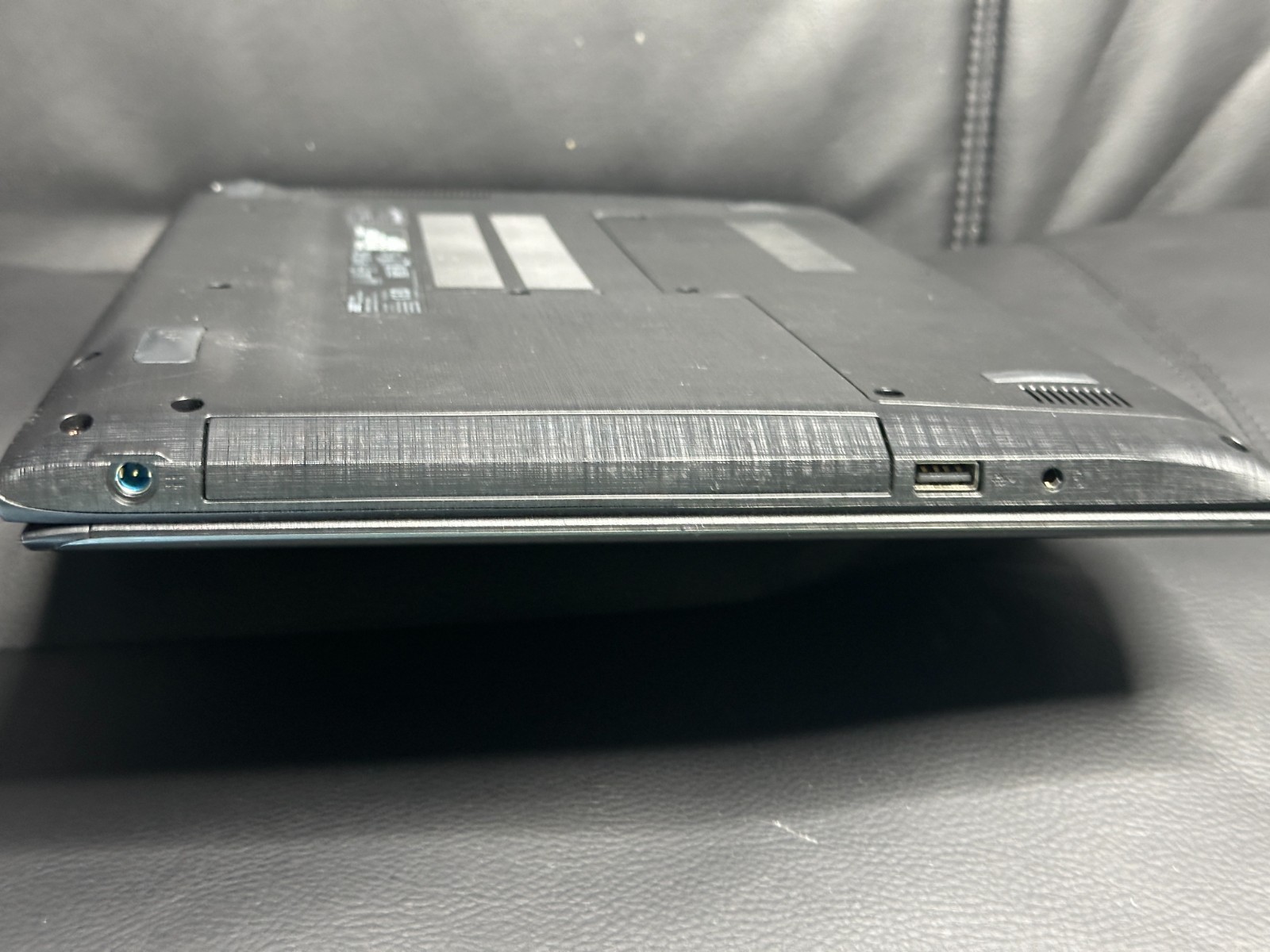 Acer Aspire E5-575G-57A4 Intel Core i5-7200U NVIDIA 950M 256GB SSD 16 GB RAM FHD
