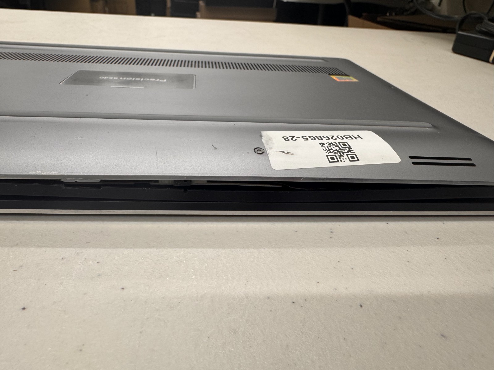 Dell Precision 5540 15.6″ i9-9980HK 16GB RAM 512GB SSD Windows 11 Pro