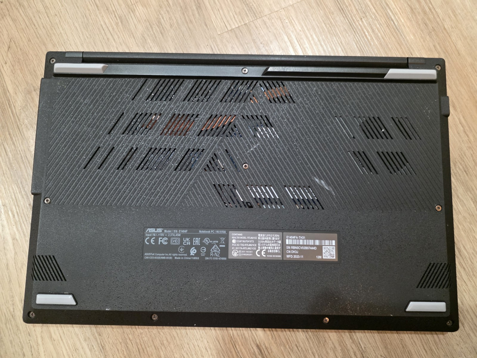 ASUS 14″ Laptop – AMD Ryzen 4GB RAM 128GB SSD Black (E1404FA-TH31)