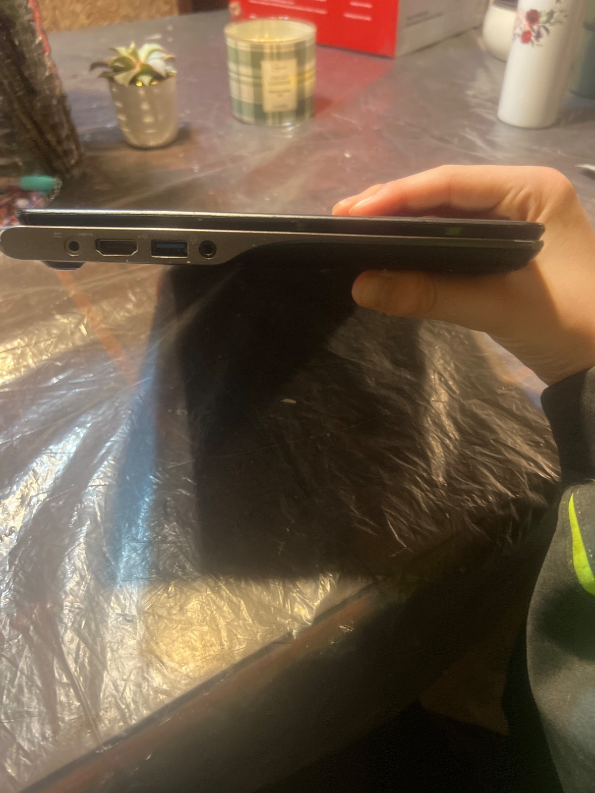 Acer Chromebook C720-2802 ZHN 1.4GHz 16GB SSD Working (No power adapter)
