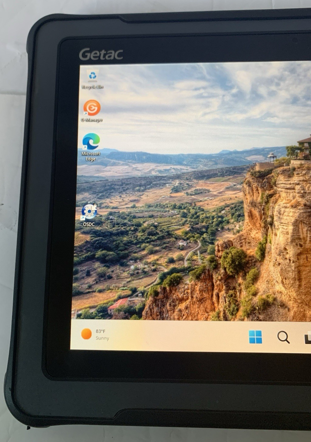 GETAC F110 G5 Tablet 11.6″ i7-8565U 1.80GHZ 16GB RAM 256GB GPS LTE Win 11 Strap