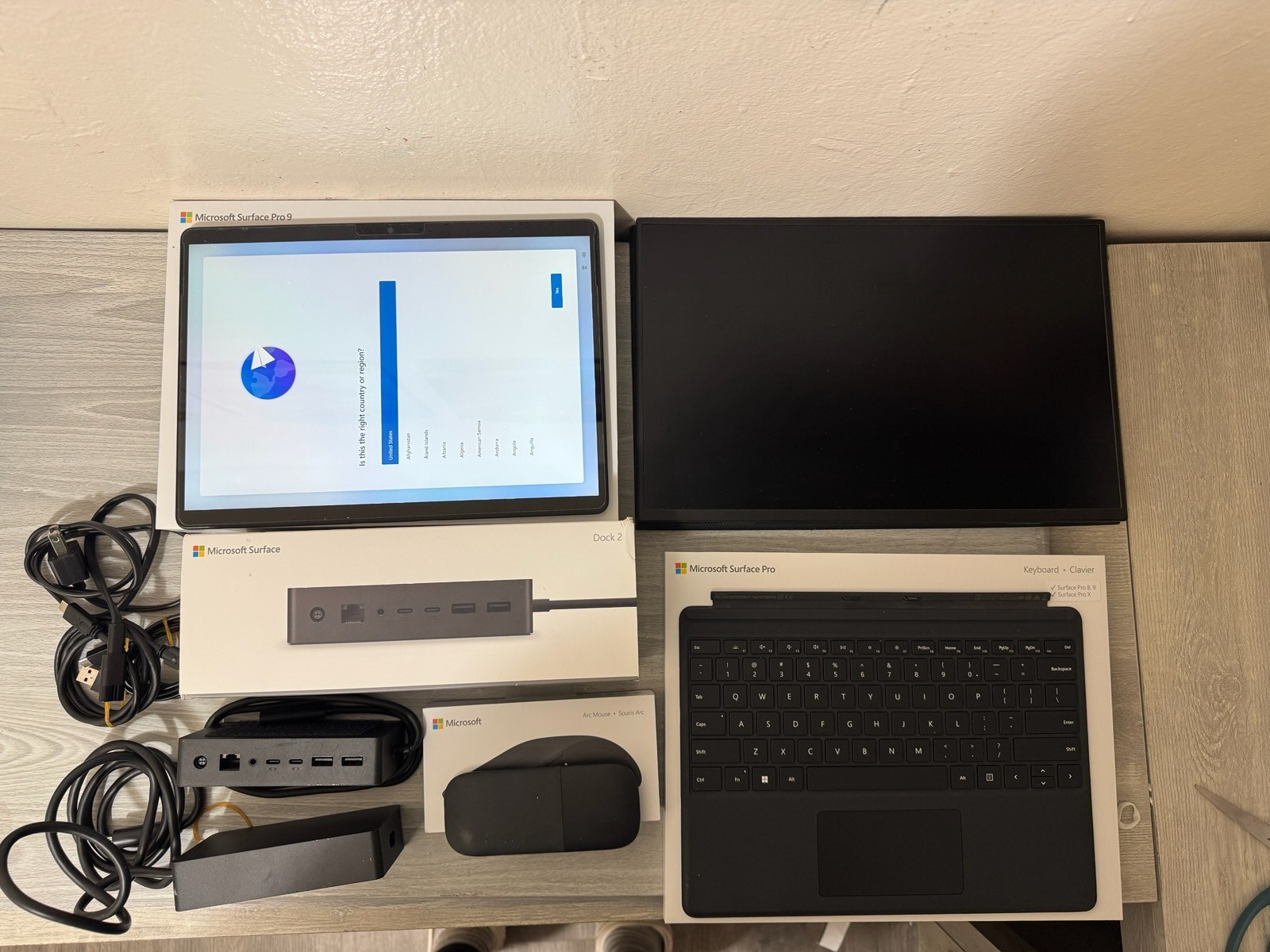 2TB Microsoft Surface Pro 9th 16GB RAM 2TB Intel i5 12th BUNDLE LOT (Read Desc)