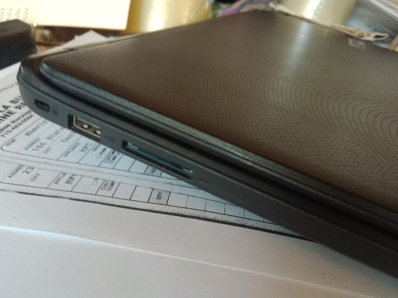 Acer Aspire E 15 Laptop. HDMI. 4GB RAM. 500GB HD. Windows 10. Intel Celeron.