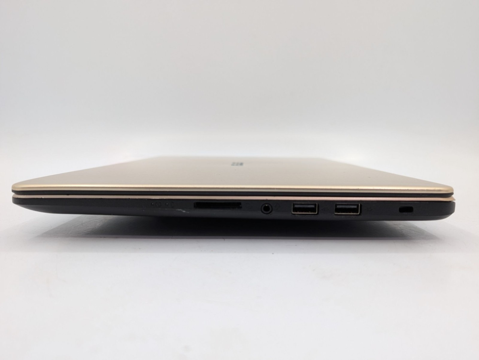 Asus F505ZA-DB31 15.6″ Screen AMD Ryzen 3 2200U 2.50 GHz 4GB RAM Gold Laptop