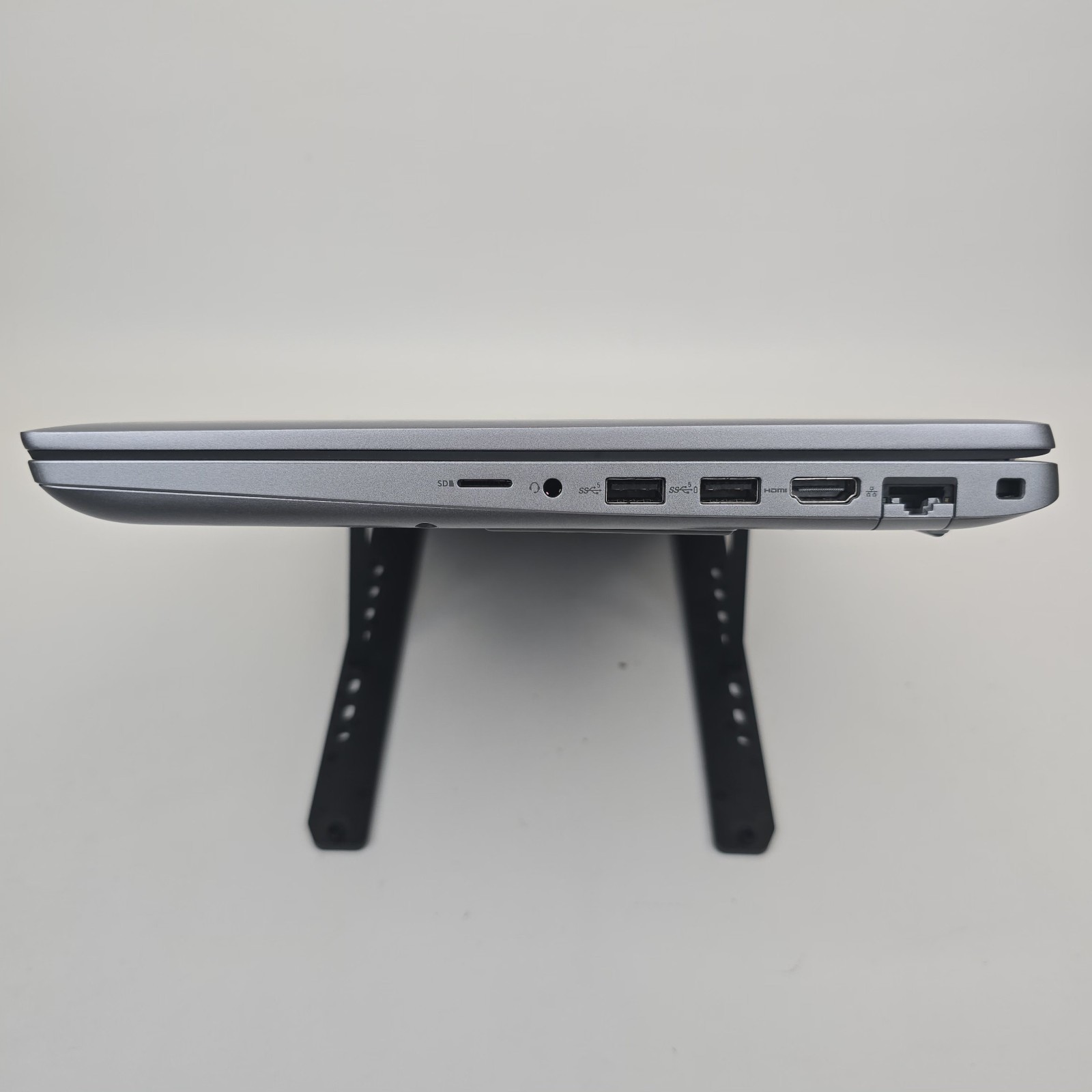 Dell Precision 3591 FHD Ultra 5 135H 32GB 512 RTX 500 Ada 4GB NO OS/AC