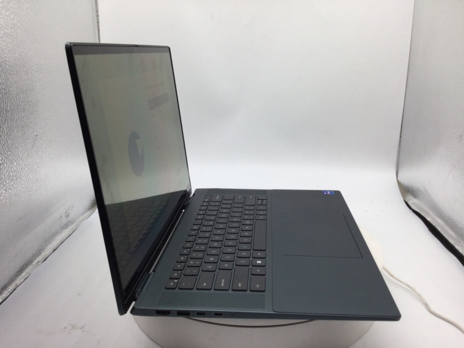 Dell Inspiron 7620 16″ Laptop i7-1260P 16GB RAM 512GB SSD Windows 11 Pro Used RD