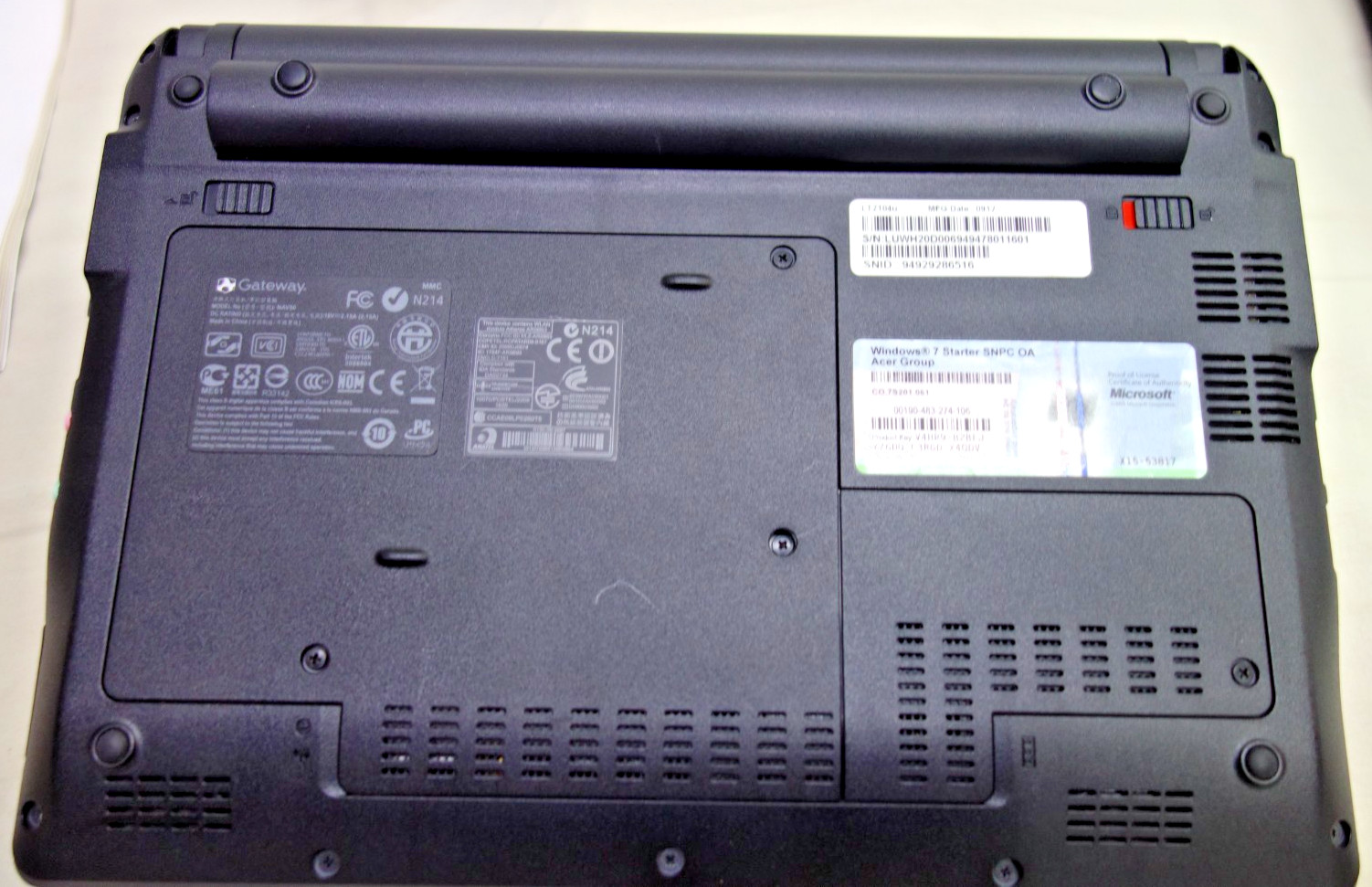 Gateway LT2104u NAV50 Netbook 10.1″ Intel Atom 1GB RAM 250G Box Manual Case Win7