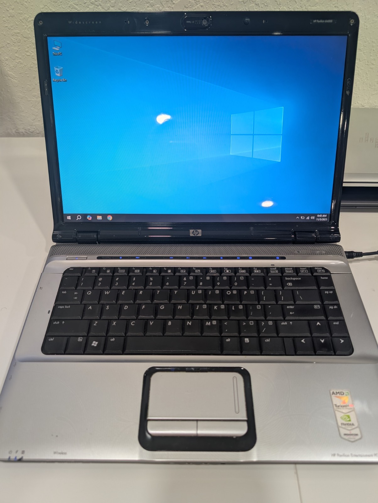 HP Pavilion dv6000 (dv6625us) 15.4in. Notebook – 4GB RAM, 250GB SSD, Windows 10