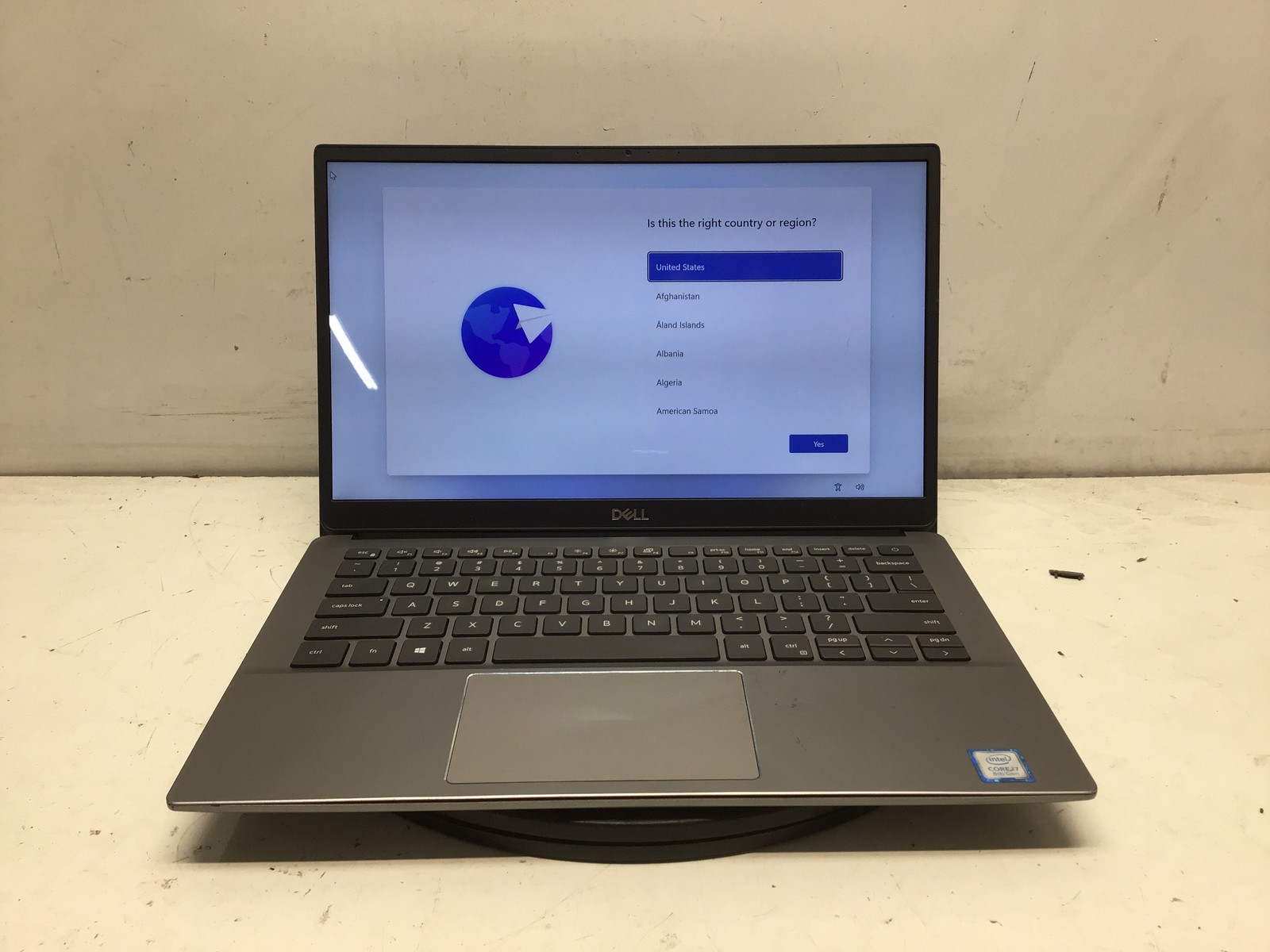 Dell Latitude 3301 Intel Core i7-8565U 1.8GHz 8GB 512GB SSD Windows 11