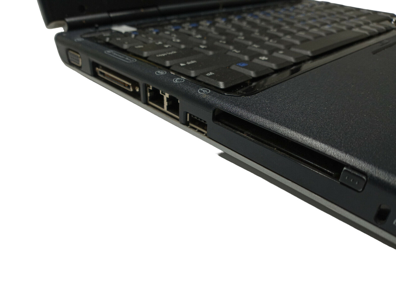 HP Pavilion dv1000 Laptop No Ram/HDD/Ram Cover/Screen FOR PARTS