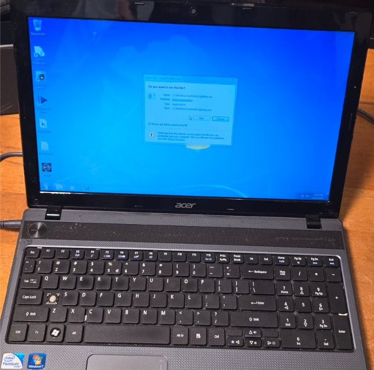 Acer Aspire 5733Z-4851 Intel Pentium P6200 2.13GHz 4 GB
