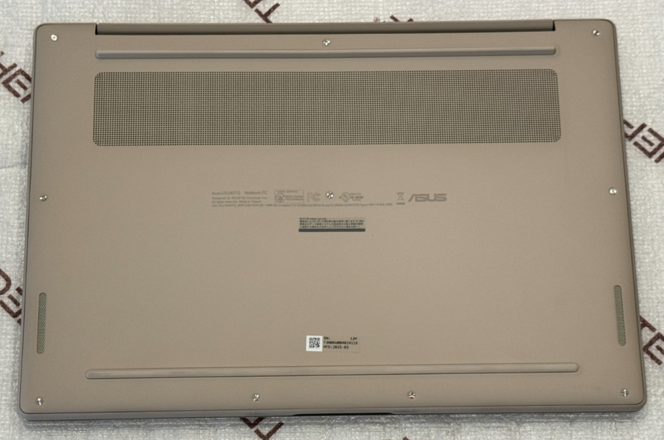 ASUS Zenbook A14 14″ FHD+ OLED Laptop Snapdragon X Plus 16GB RAM 512GB SSD