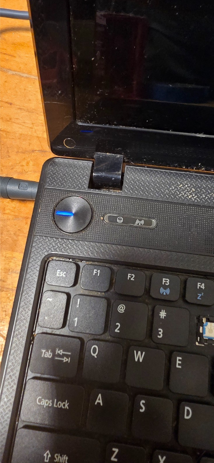 Acer Aspire 5253-BZ893 Laptop For Parts Password Locked Bad Battery No Accessori