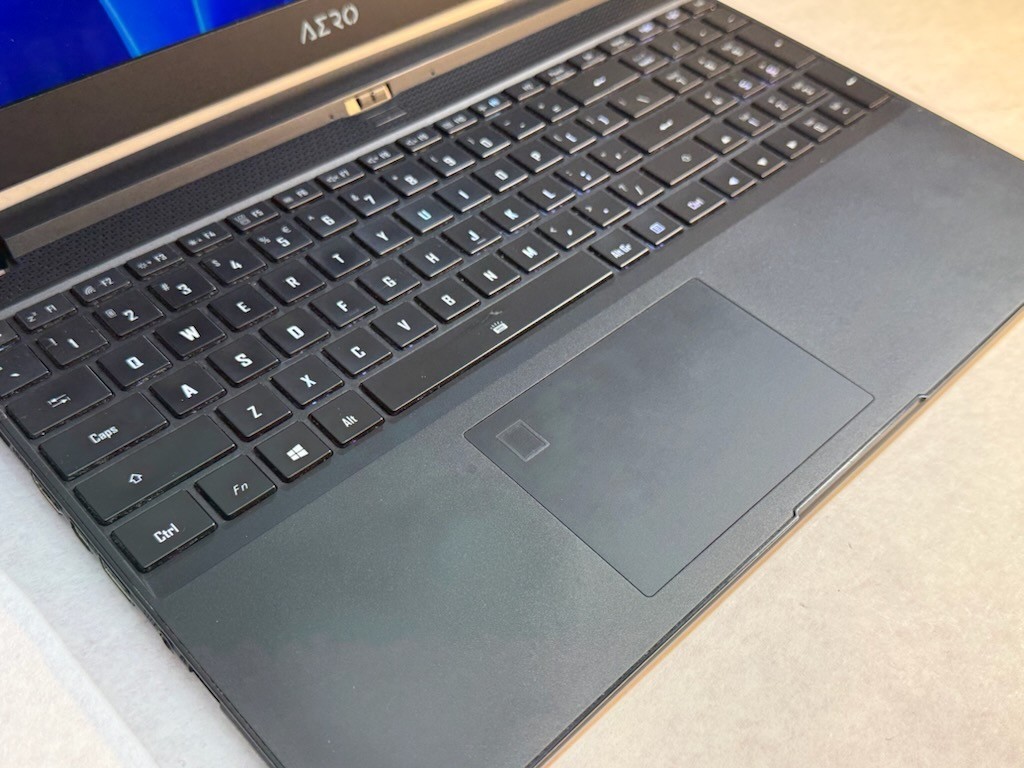 GIGABYTE AERO 15 OLED (1TB SSD, Intel Core i7-11800H, 2.3GHz, 16GB RAM, 3080) 