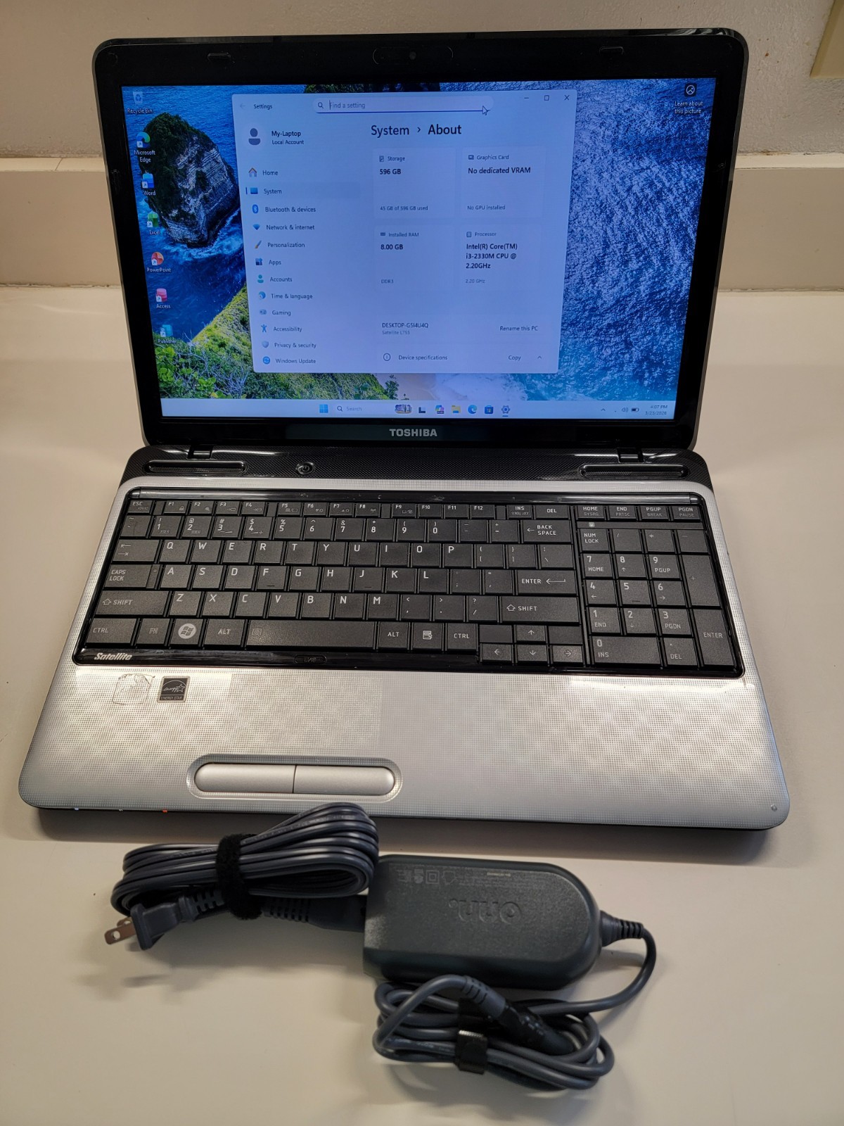Toshiba L755-S5311 i3-2330M 8 GB RAM 650 GB HDD 15.7″ WIN 11 PRO Office 2021