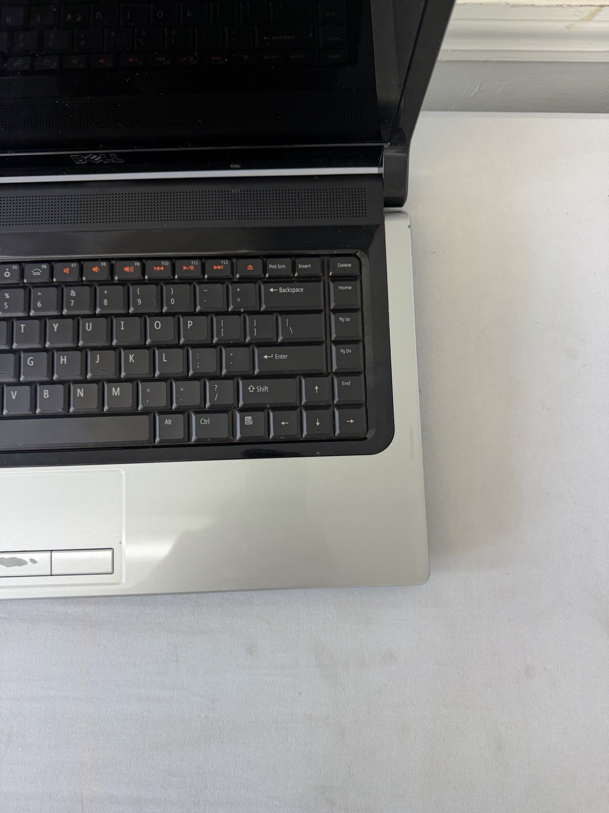 Dell Studio 1555 Laptop – Good Screen – Intel Duo T6600 – RAM 4GB – Read Desc