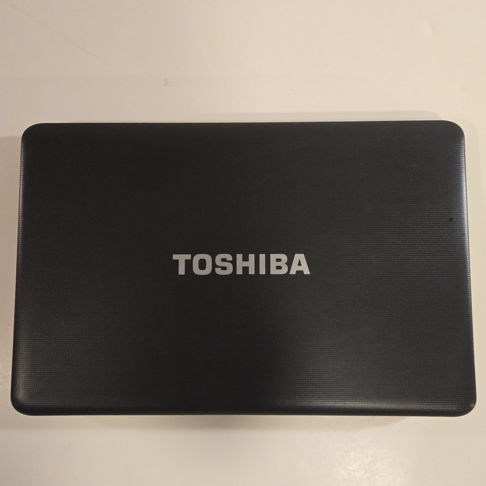 Toshiba Satellite C655D 15″ Laptop AMD C60 NO HDD/Battery/RAM/Power Cable WYSIWG