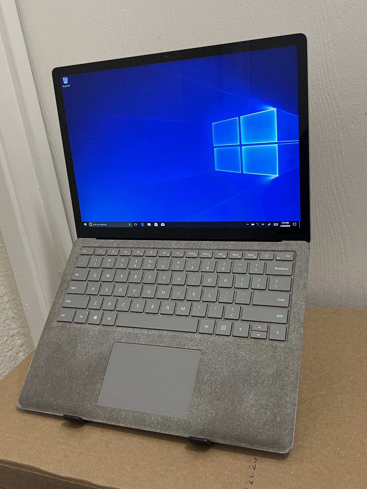 Microsoft Surface Laptop 2 (Intel Core i7-7660U, 16GB RAM, 512GB) Platinum – SEE