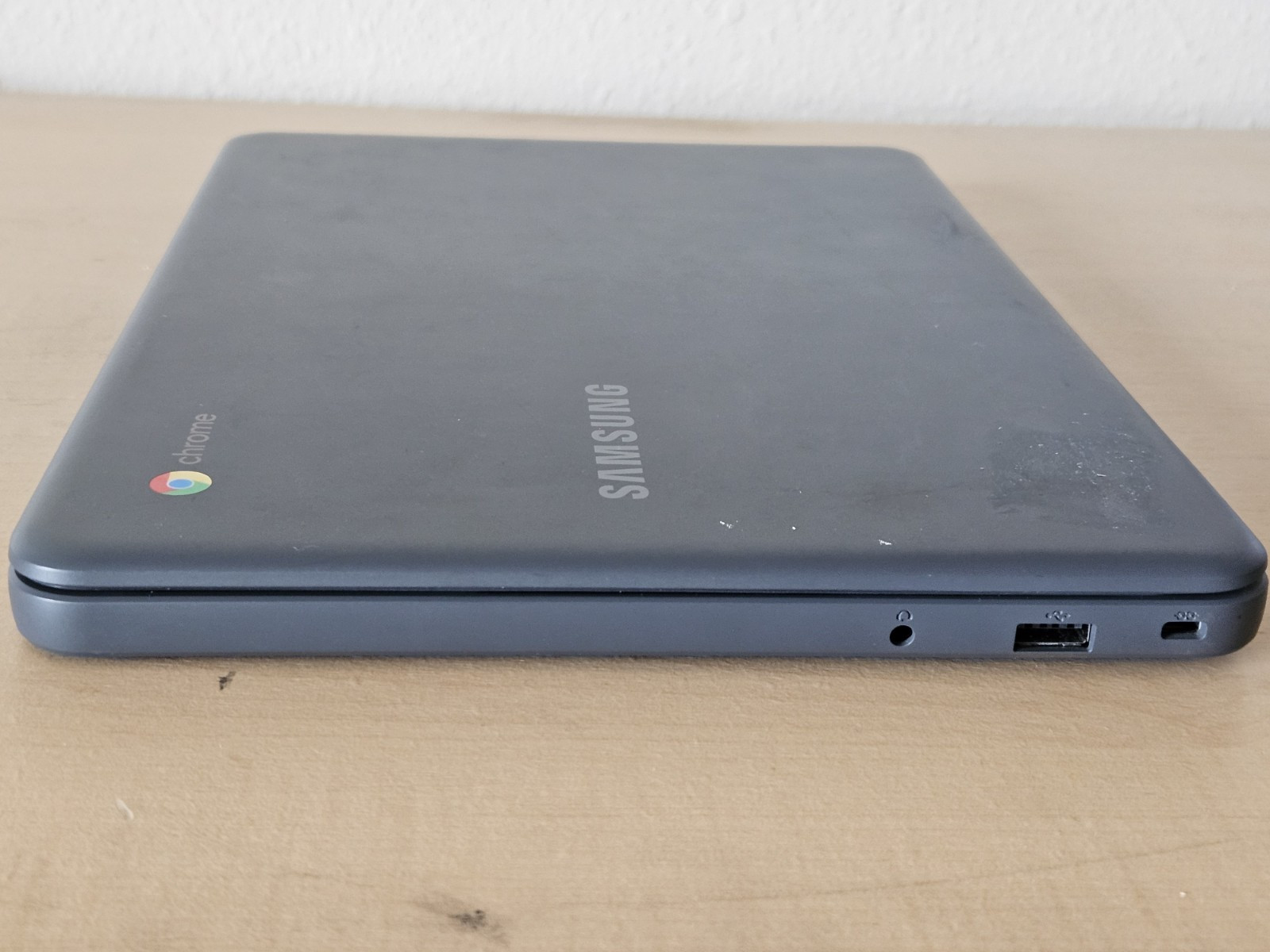 SAMSUNG CHROMEBOOK 3 XE501C13-K02US 11.6″ INTEL CELERON 4GB RAM / 32GB SSD