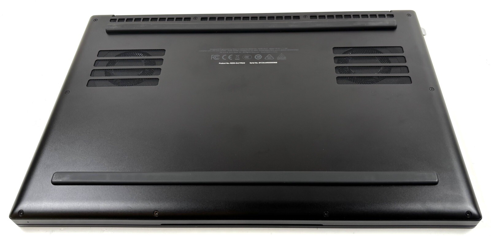 Razer Blade 14 RZ09-0427 RZ09-0427PEA3 3.3GHz Ryzen 9 6900HX 16GB 1TB RTX 3080