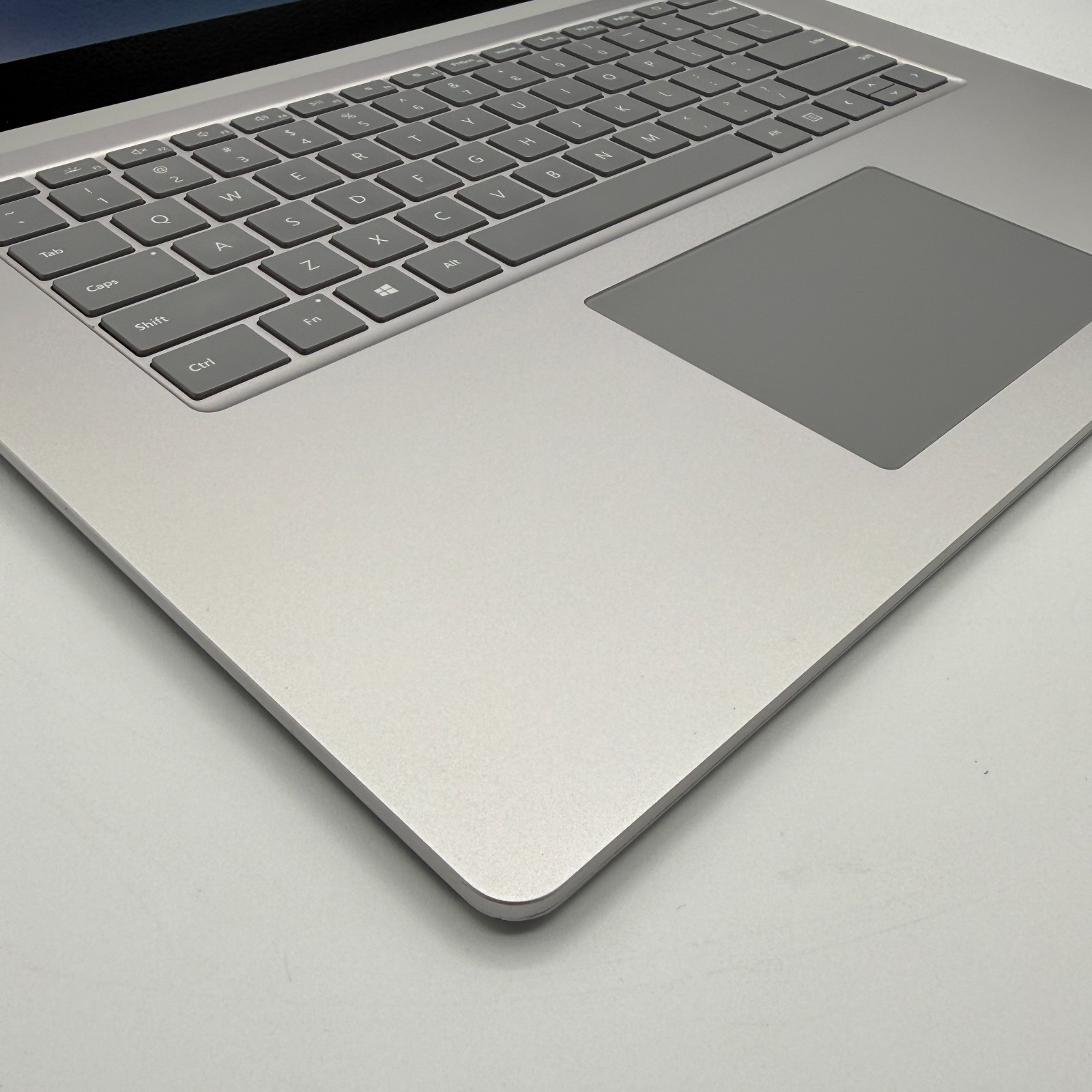 Microsoft Surface Laptop 5 1979 13.5 i7-1265U 2.7GHz 16GB RAM 512GB SSD GOOD