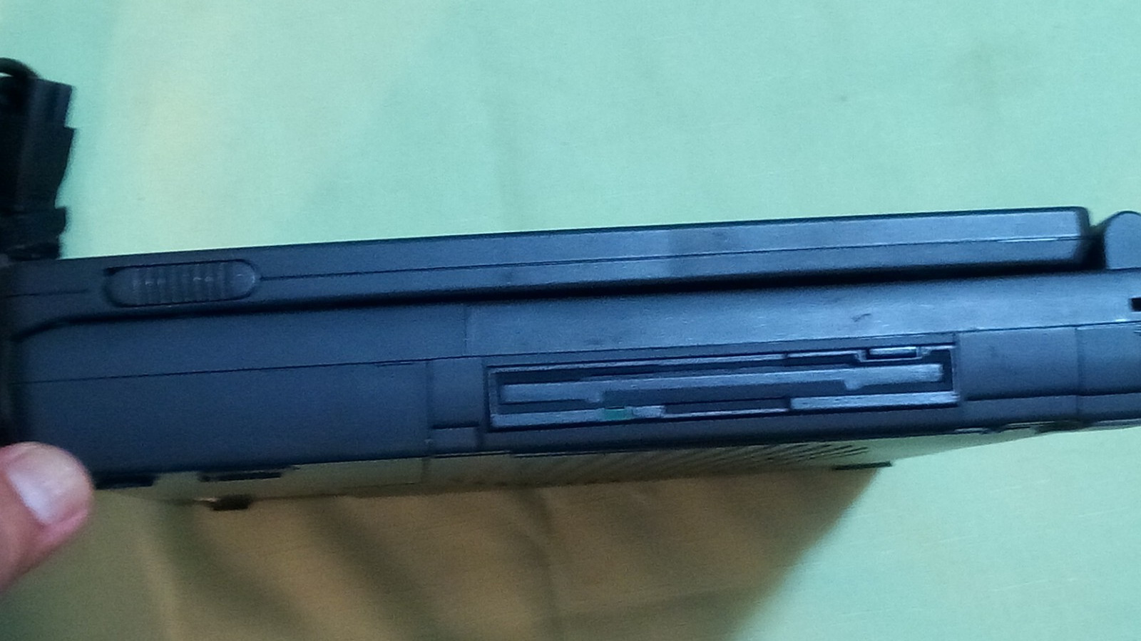 NEC READY 330T LAPTOP WIN98 266MHZ 32MB RAM 3GB HDD AS IS