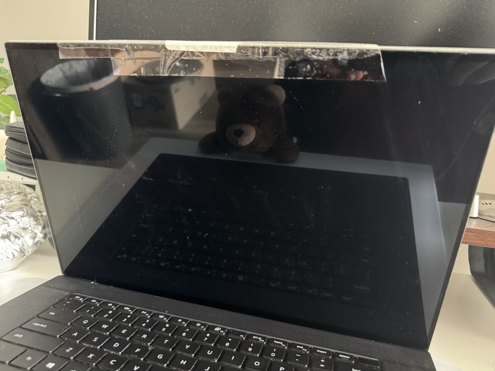 Dell XPS 17 9700 -windows 11 Pro 16GB RAM