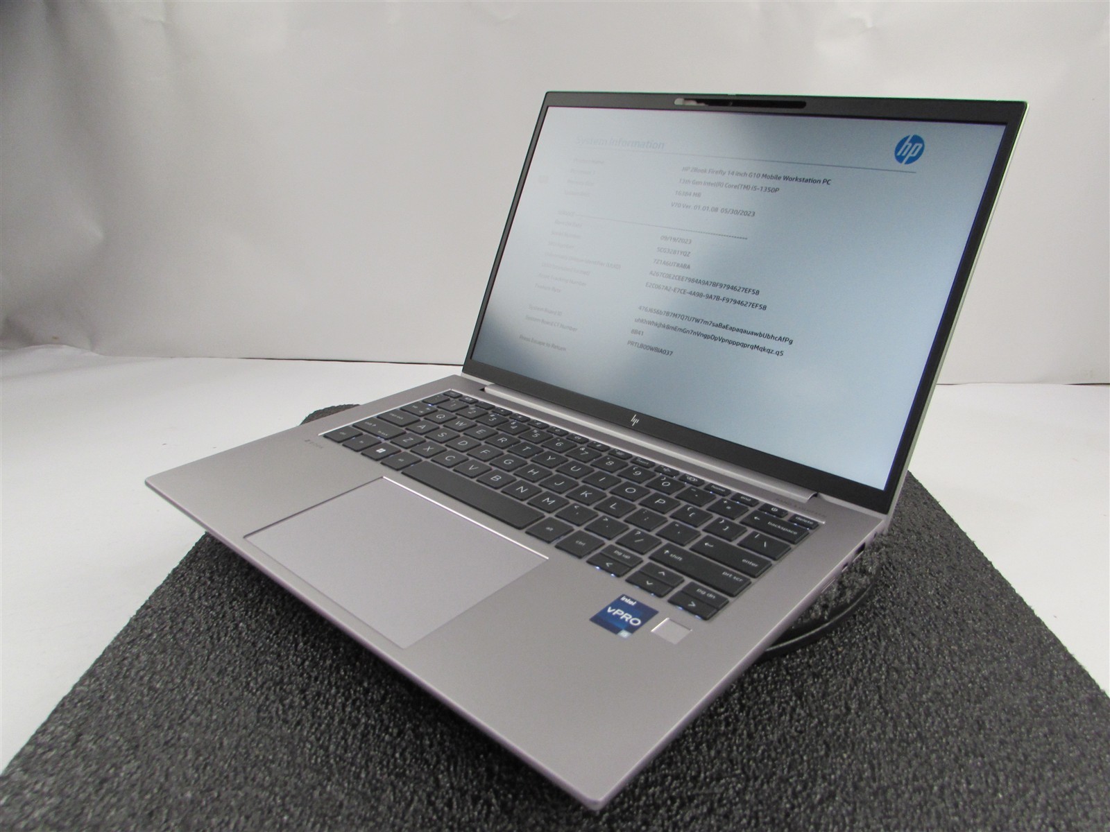 HP ZBOOK FIREFLY 14 (G10) 1920X1080 FHD CORE I5-1350P 256GB SSD 16GB RAM NO O.S