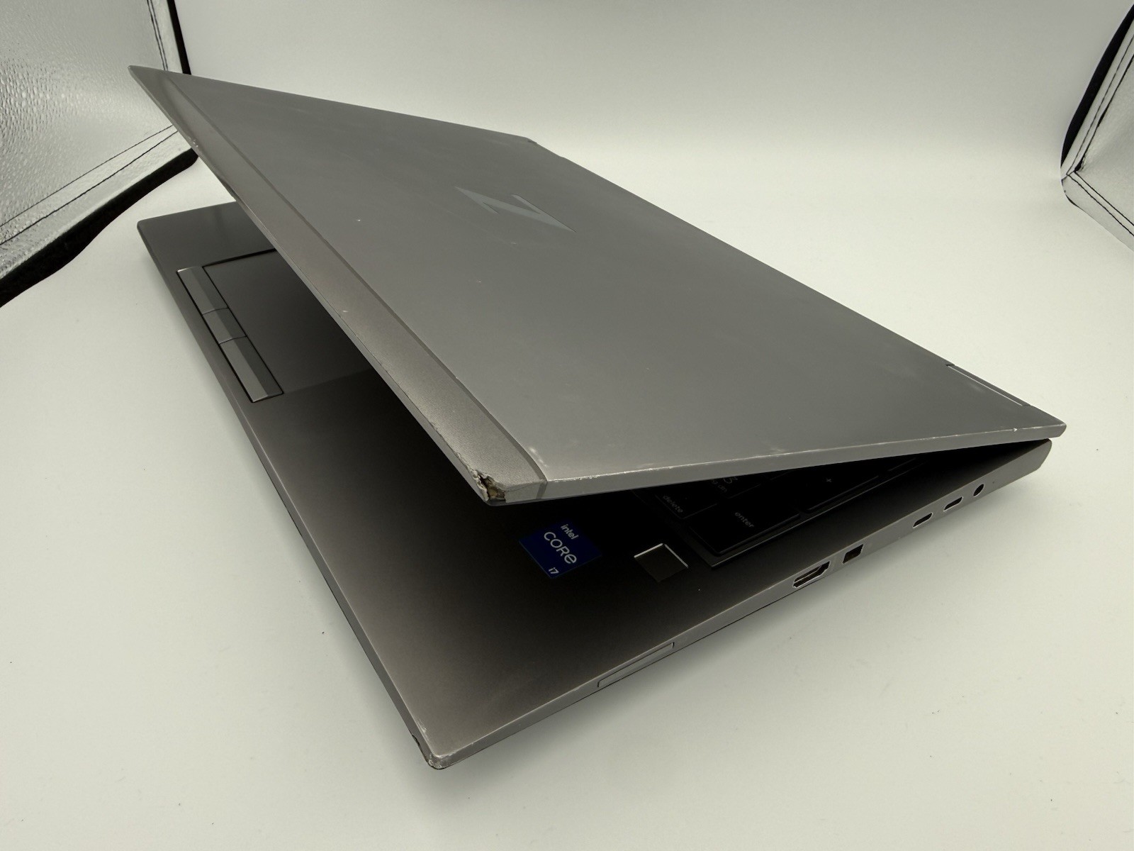 HP ZBook Fury 15.6” G8 WS – i7-11800H | 32GB RAM | 1TB SSD | No AC