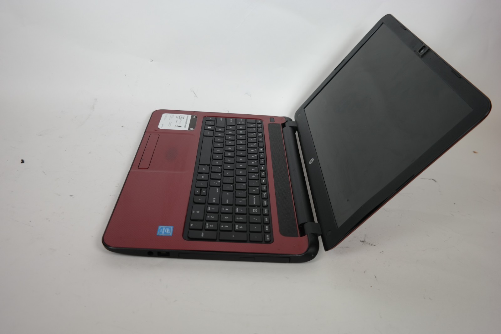 HP 15-F272WM 15.6″ intel Pentium N3540 – No RAM – No HDD – Broken Power Button