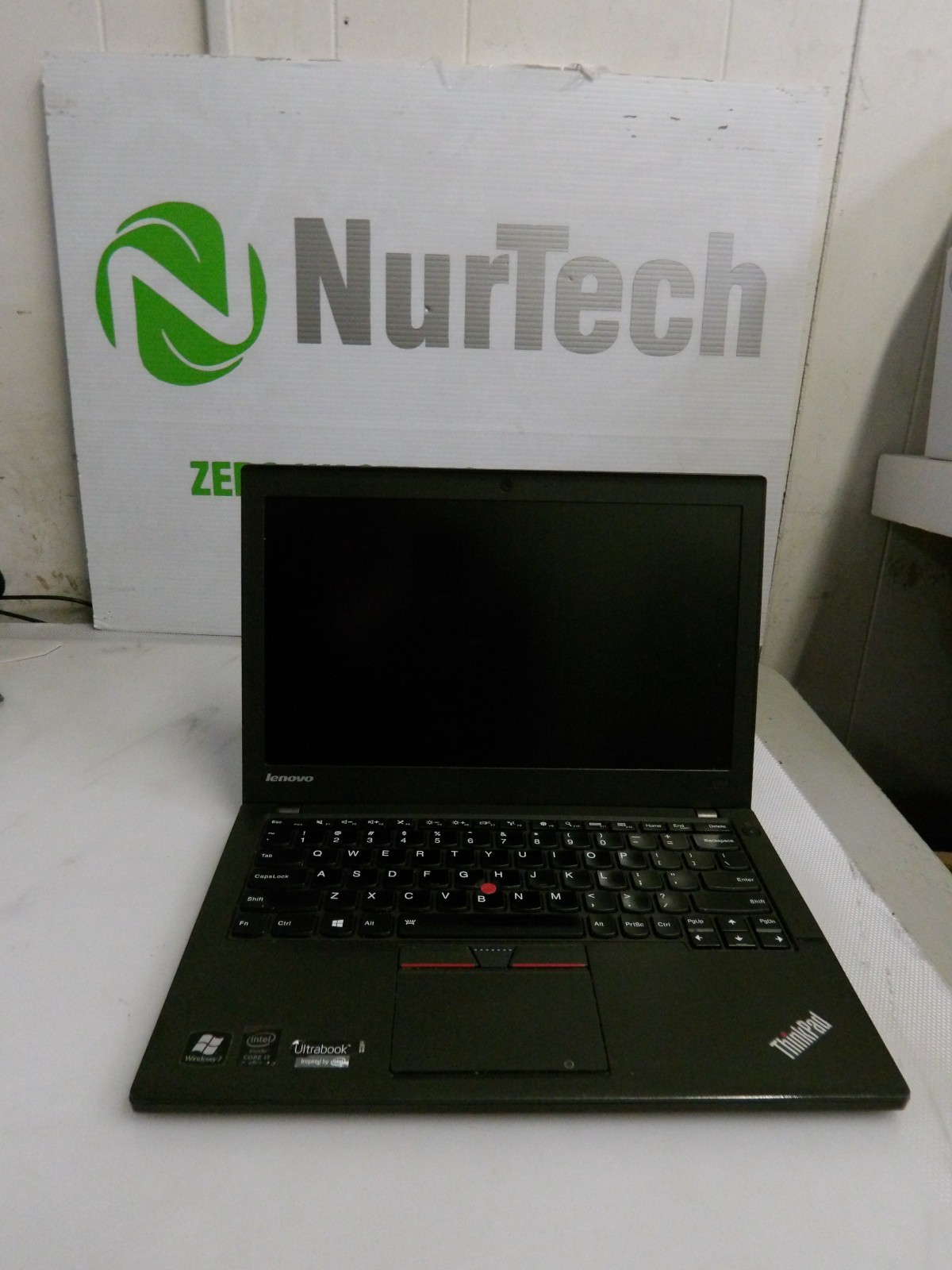 Lenovo ThinkPad X250 i7-5600, 8gb Ram, Laptop NO HDD/OS/ AC READ