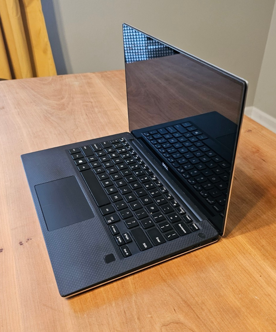 Dell XPS 13 9360 i7-8550 16GB RAM 128GB NVMe QHD+ Touchscreen Bad Battery