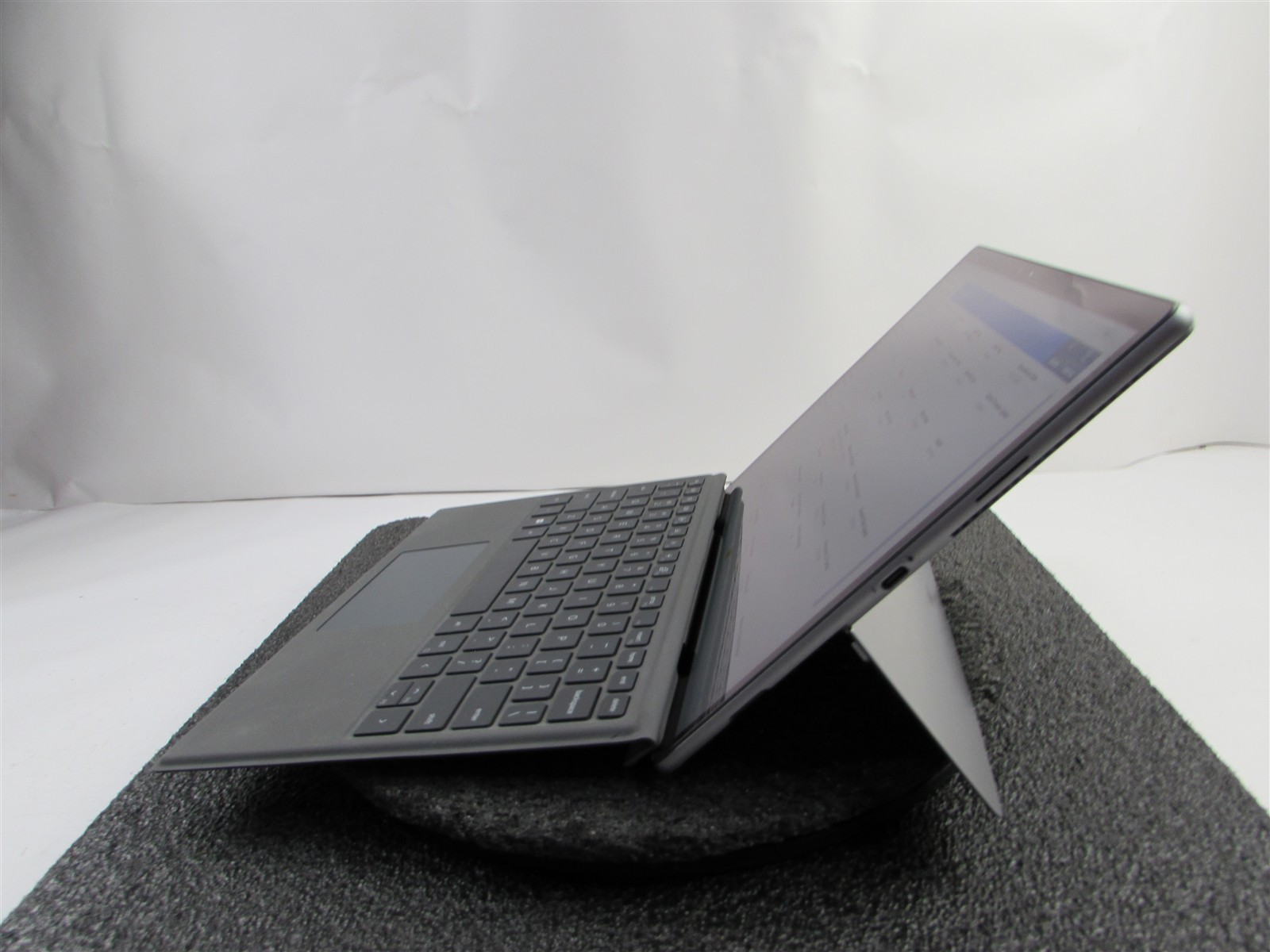 DELL LATITUDE 7320 (Detachable) 1920X1280 I7-1180G7 256GB SSD 16GB RAM NO O.S