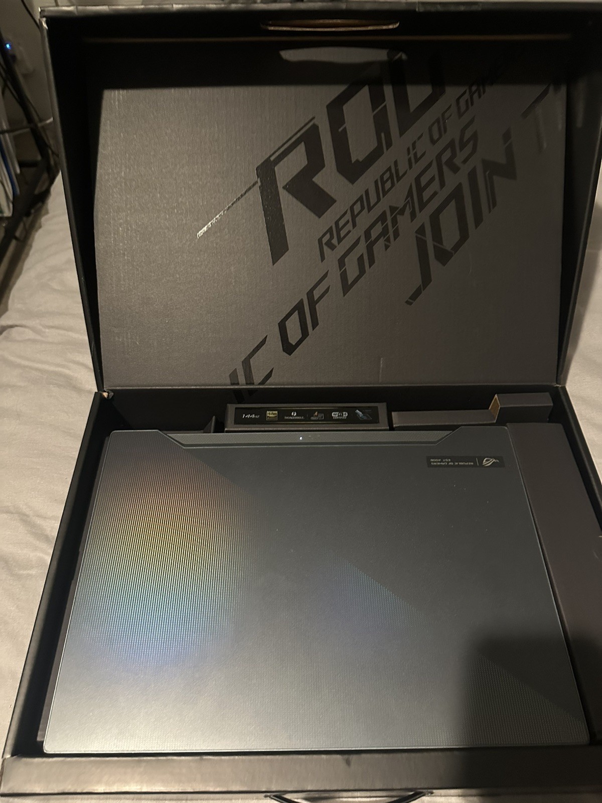 Asus ROG Zephyrus M15 GU502LU 15.6″ i7-10750H 2.6GHz 24GB RAM 1.5TB SSD 1660Ti