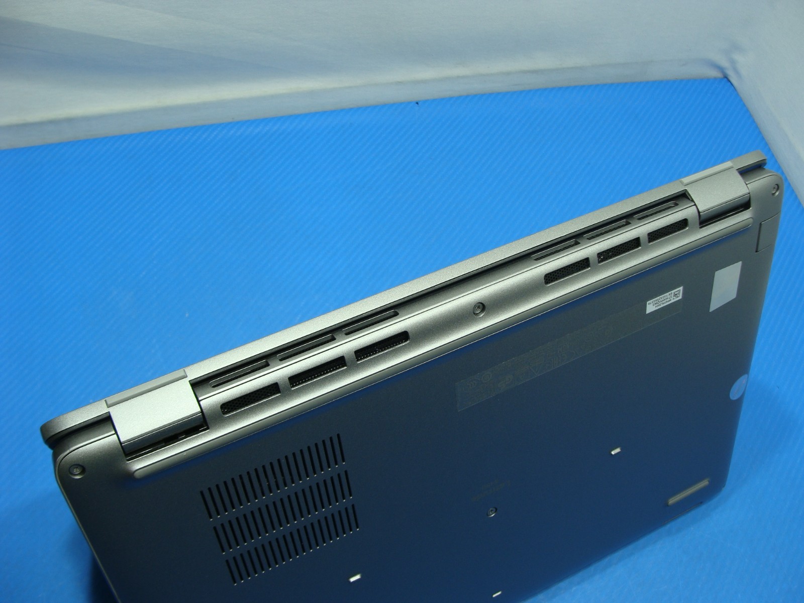 Dell Latitude 5450 14” FHD core Ultra 5 125U 3.6GHz 16GB 256GB Windows 11 Pro