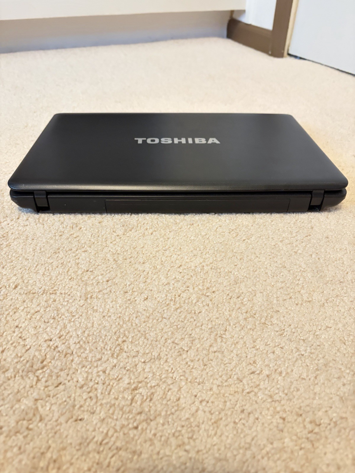Toshiba Satellite C655 15.6in Intel Celeron 2.20GHz Linux Mint