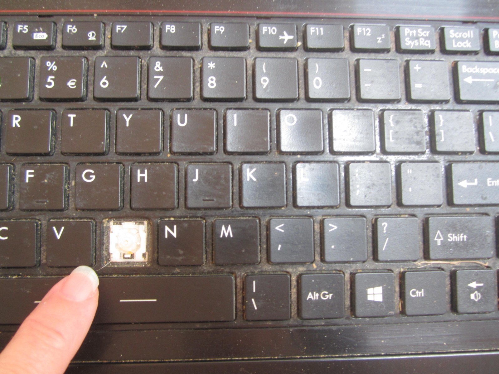 MSI GE70 2QE APACHE PRO MS-1759 Laptop 12GBRAM 1TBHD GOOD SCREEN NoCORD – WORKS