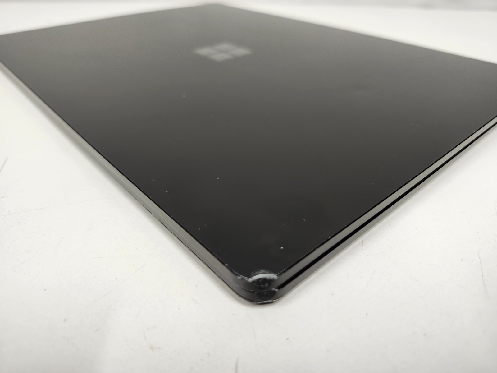Microsoft Surface Laptop 4 13.5″ Touch i7-1185G7 32GB RAM 1TB NO OS NO PSU