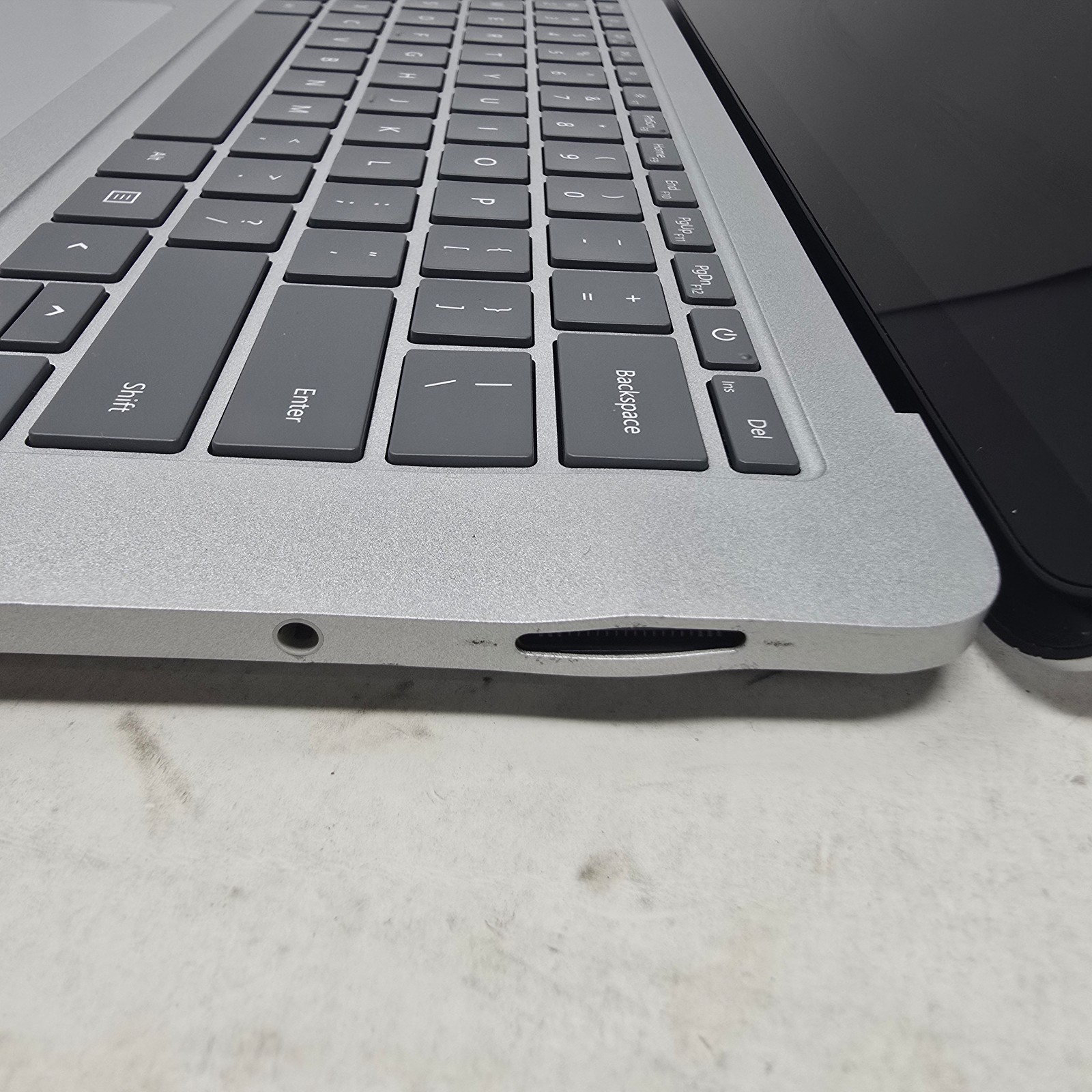 Microsoft Surface Laptop Studio 14” i7-11370H RTX 3050 Ti 16GB 512GB SSD