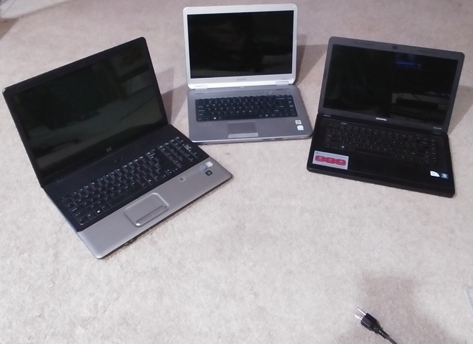 Compaq Presario CQ57 CQ57-339WM Intel Celeron B800 Laptop NO POWER CORD