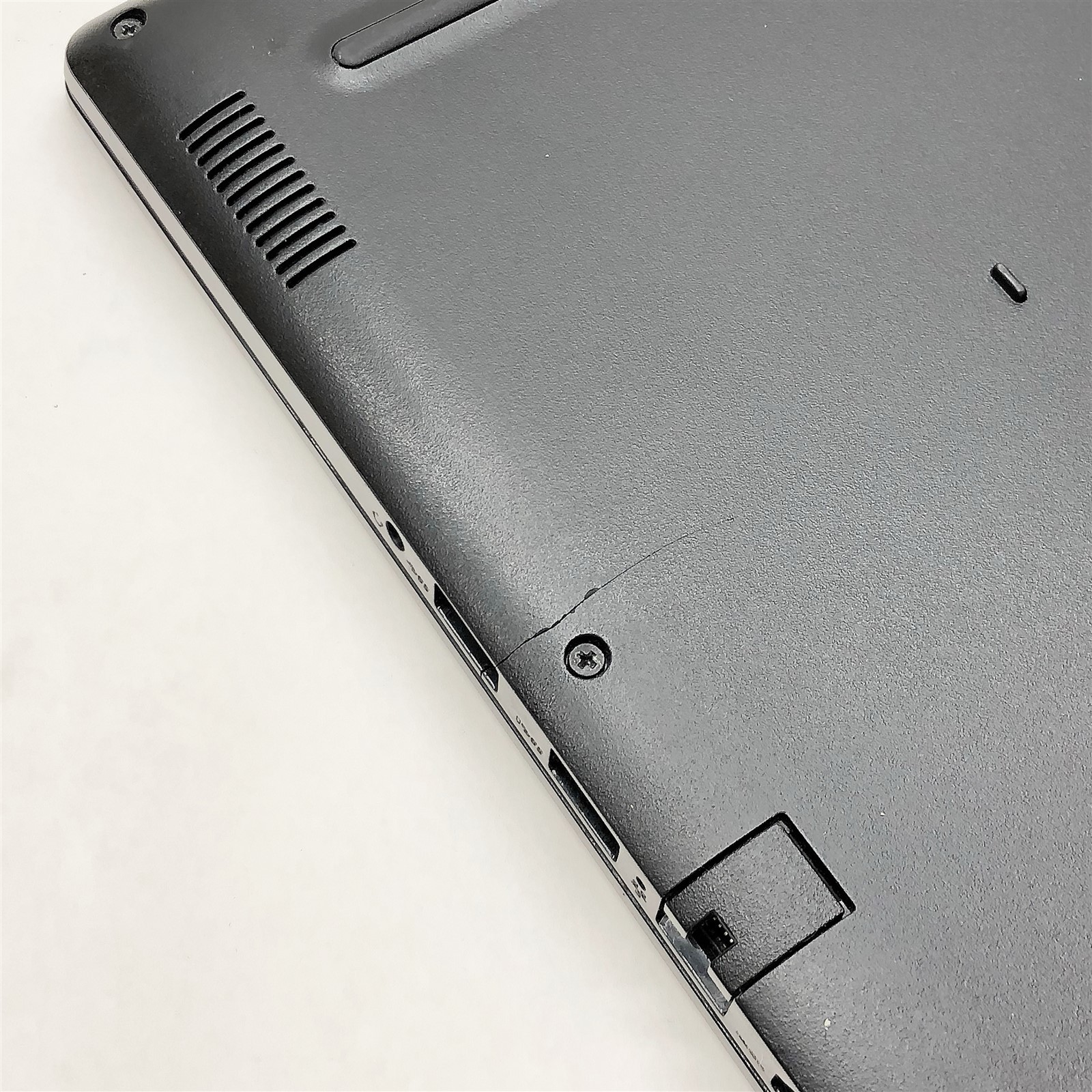 Dell Latitude 3400 Laptop Intel Core i5 8265U 1.6GHZ 14″ HD 8GB 256GB Windows 11