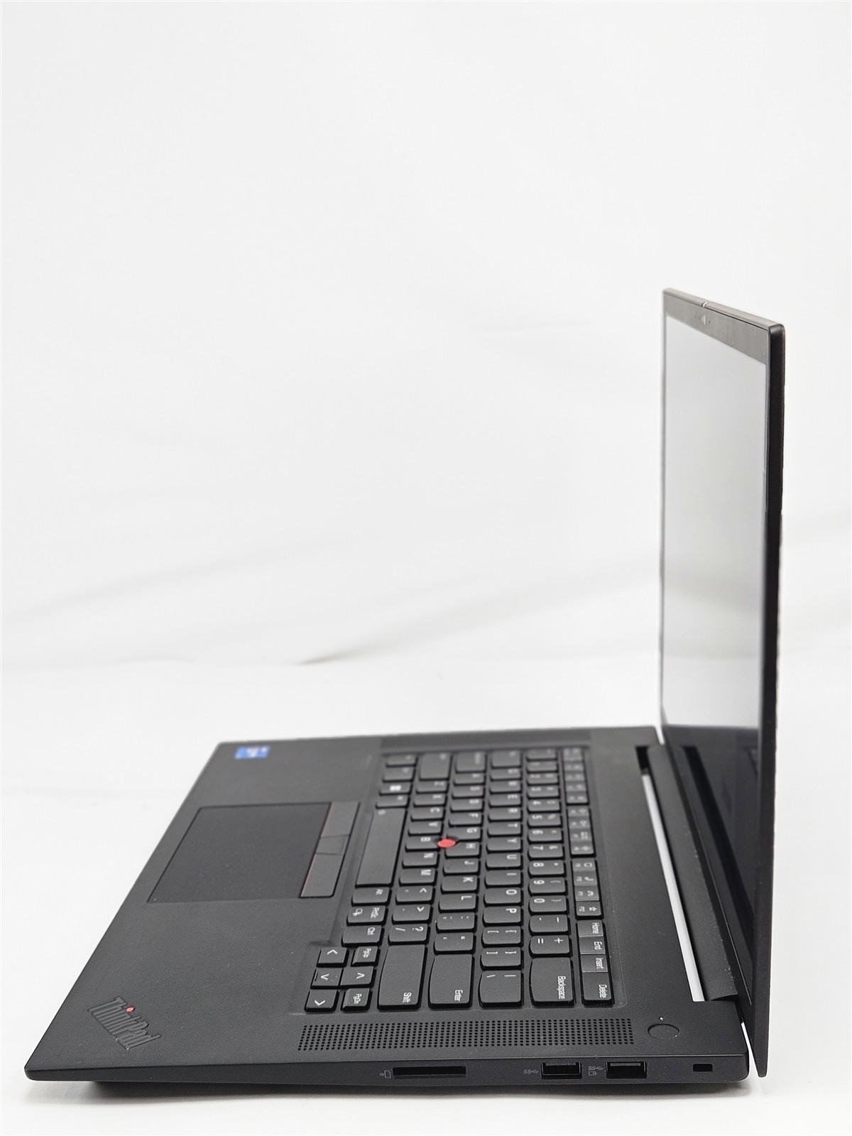 16″ Lenovo ThinkPad P1 Gen 4 Laptop Core i7-11850H 32GB RAM 1TB SSD Win11 Home