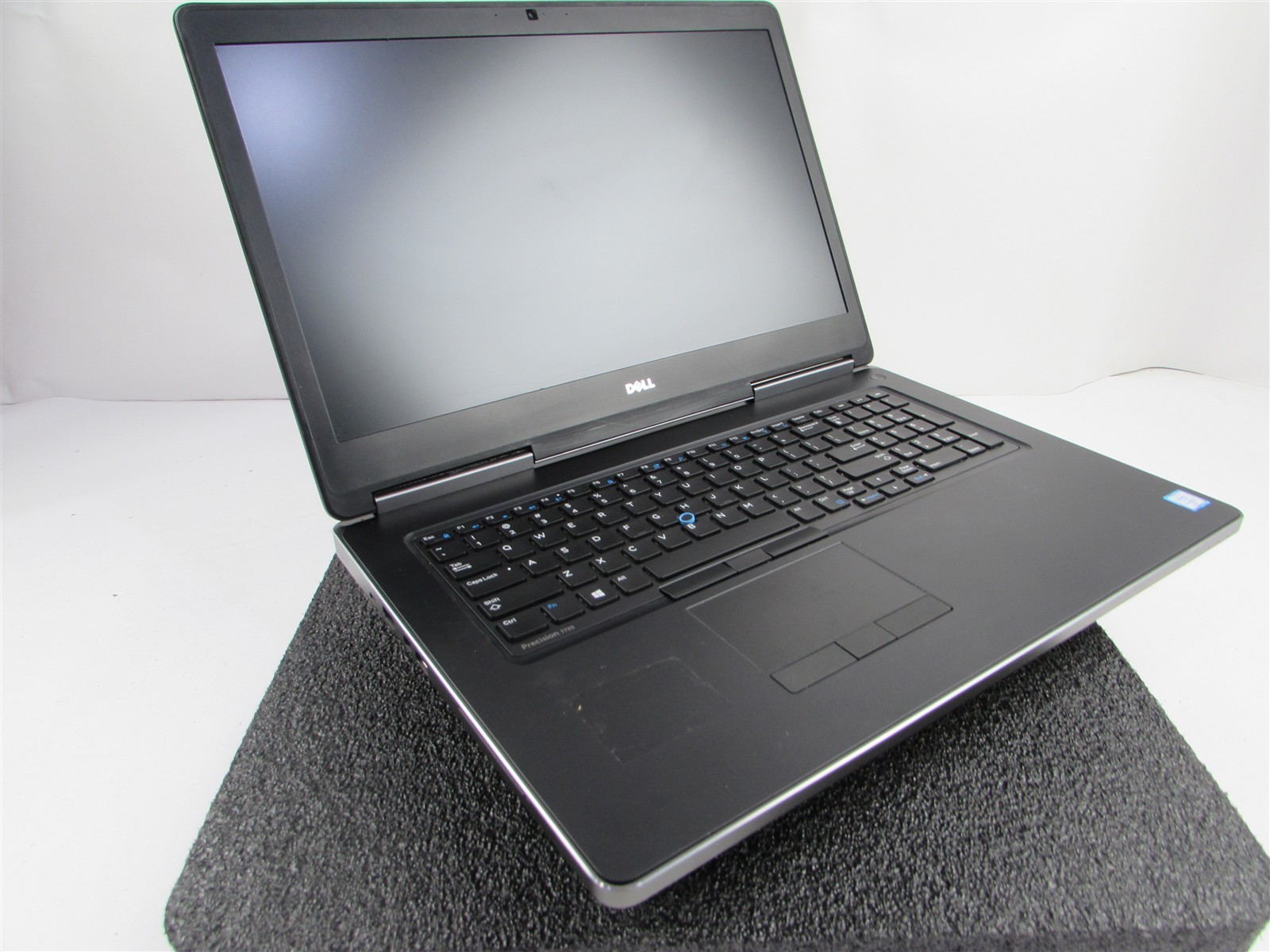 DELL PRECISION 7720 I7-6820HQ 512GB SSD 32GB RAM NVIDIA QUADRO P3000 NO O.S