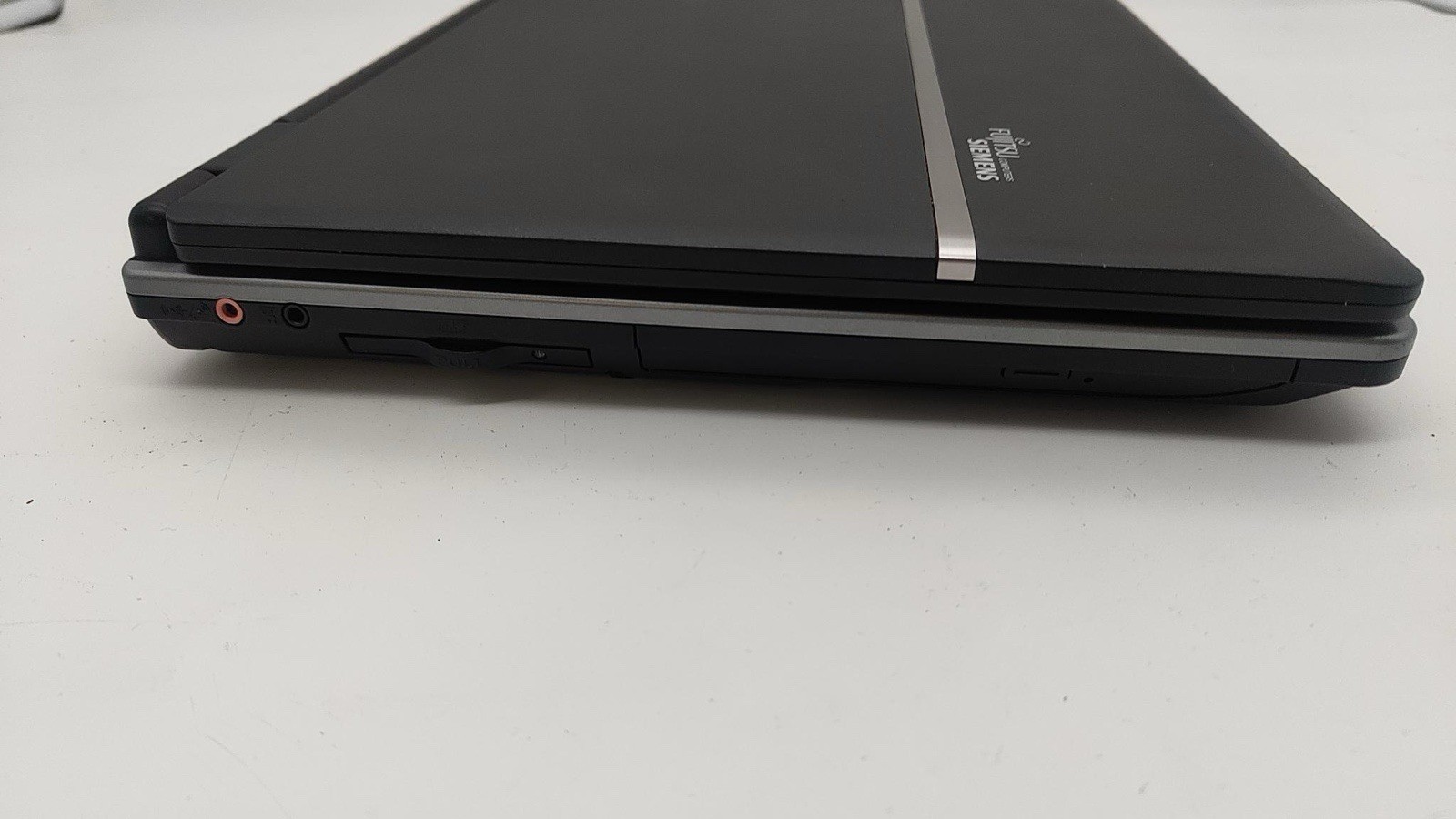 Fujitsu Siemens AMILO Xi 2428 Laptop