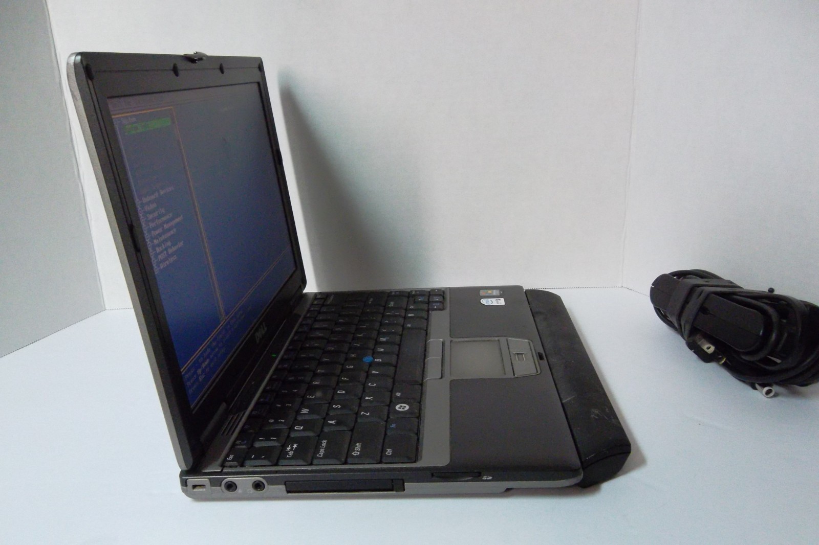 Dell Latitude D430 Intel C2D 1.20GHz 2GB Wi-Fi Bluetooth 1394 80GB Intel 945GMS