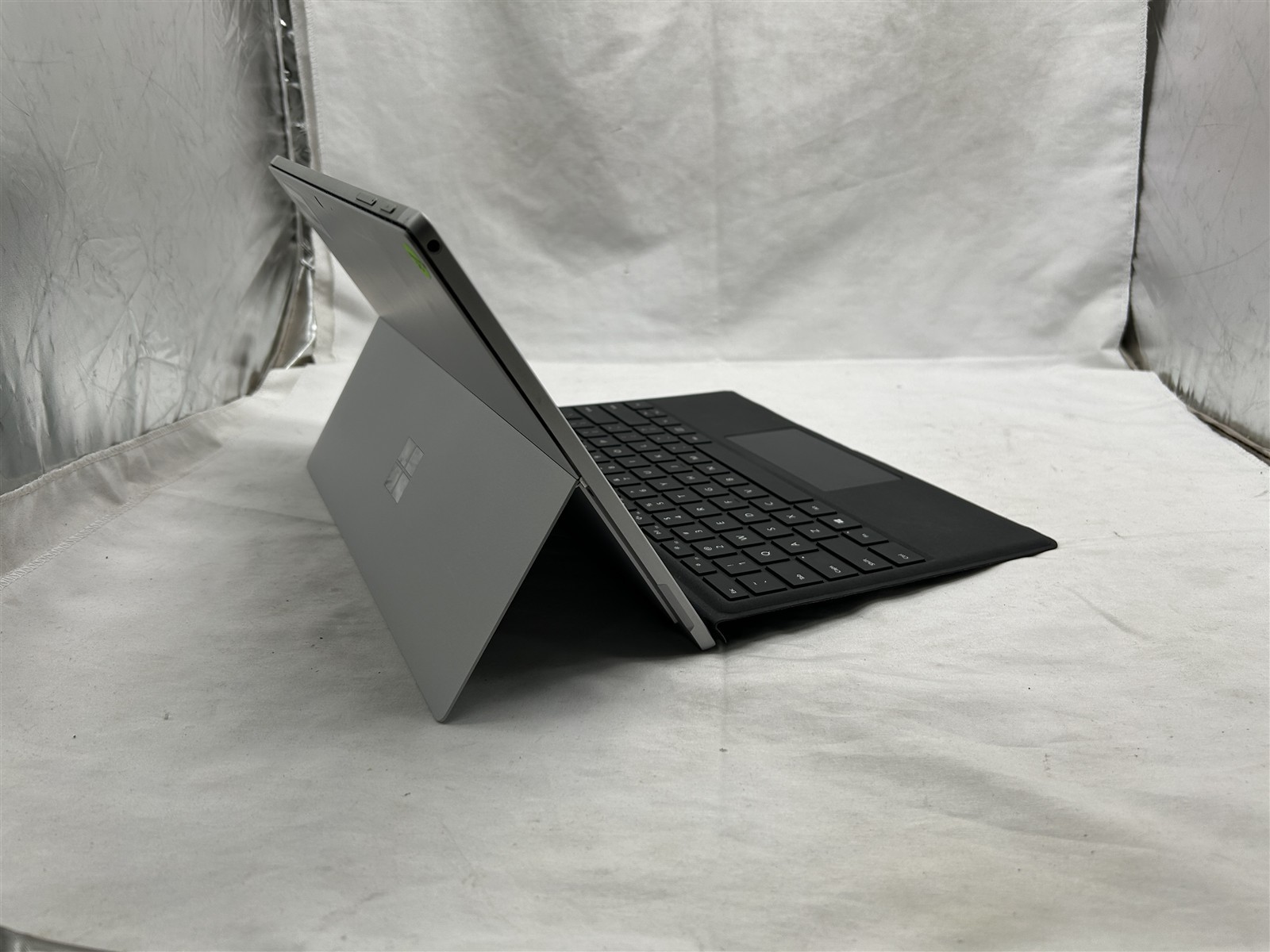 Microsoft Surface Pro 7 Laptop Intel i5-1035G4 8GB RAM No OS No SSD