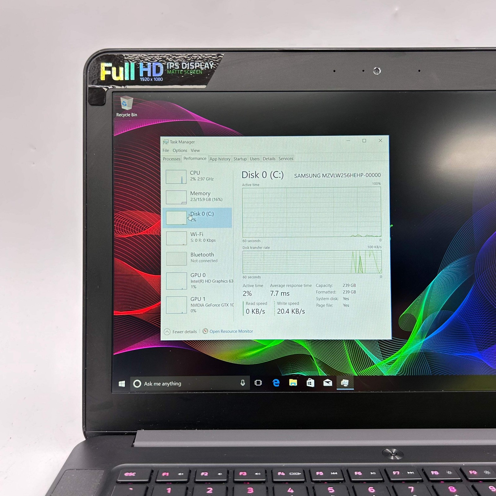 Razer Blade 14 RZ09-01953E71 14″ i7-7700HQ 16GB RAM 256GB SSD GeForce GTX 1060
